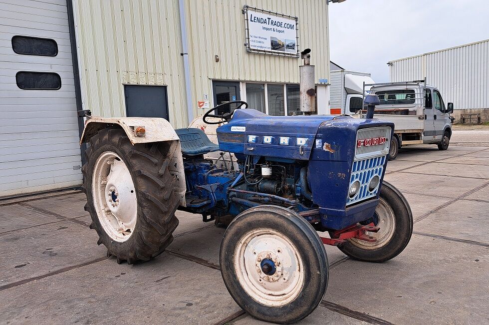 Ford 2000 Super * 5.811 hrs * riteņtraktors